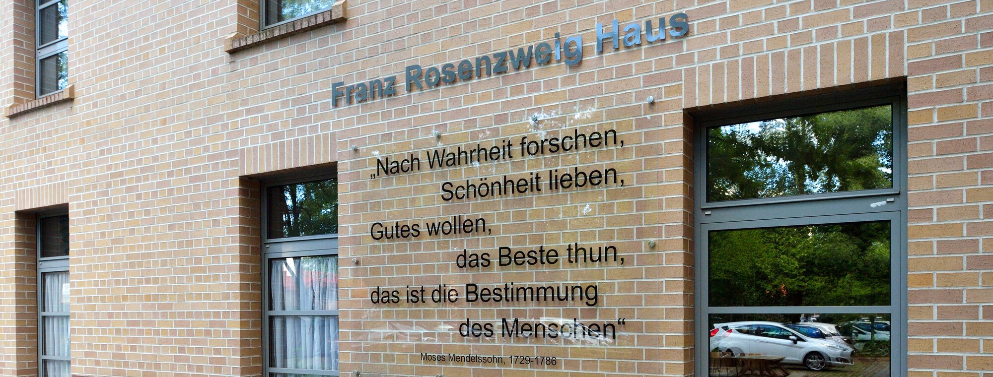 [Translate to Englisch:] Außenansicht des Franz Rosenzweig Hauses in Freiburg